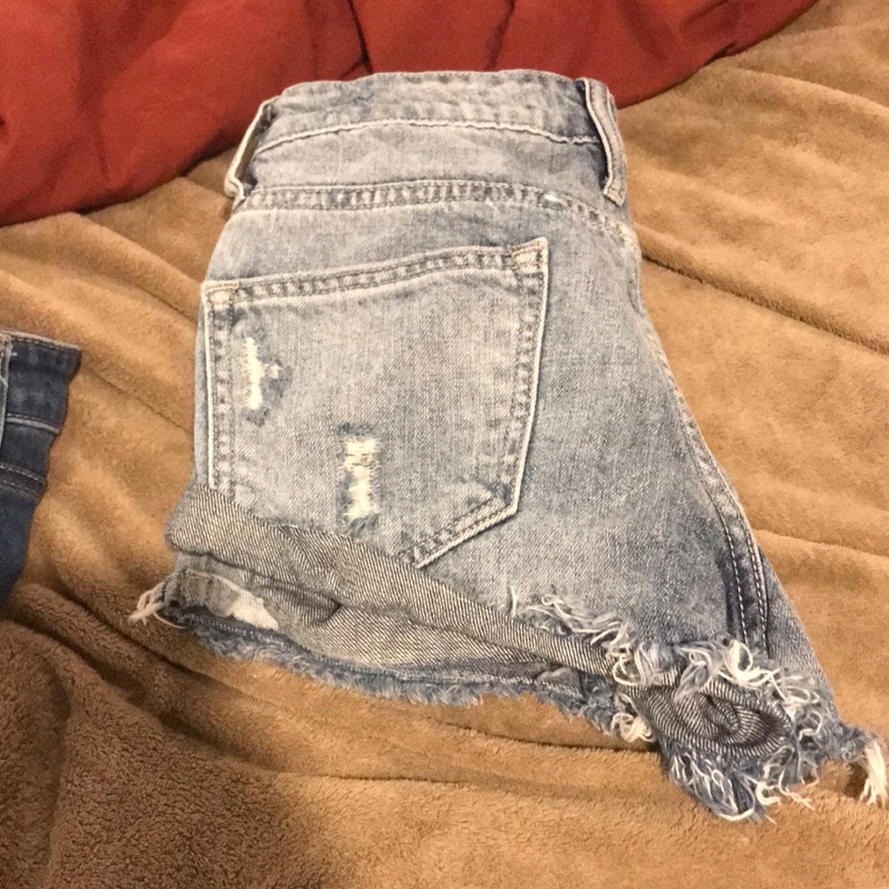 Shorts - Picture 3 of 3